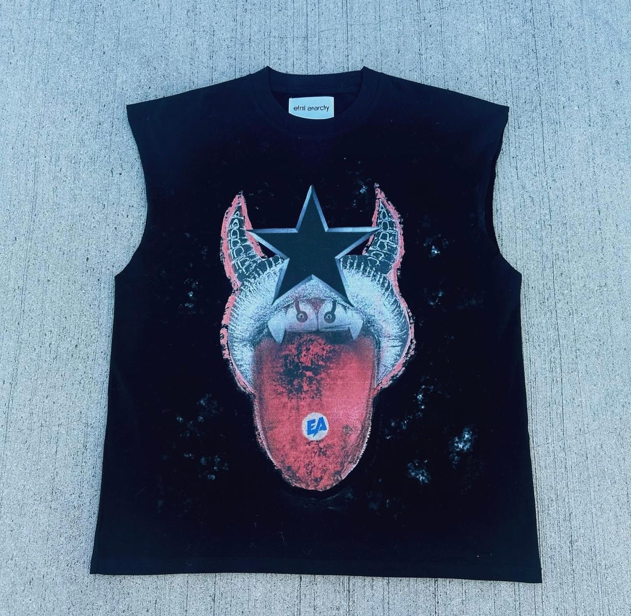 “EA ROCKER” TEE